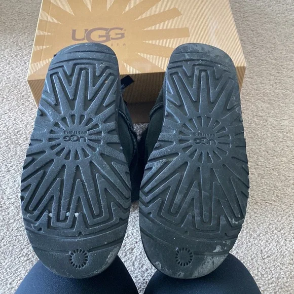 “Ugg Australia” K Bailey Bow, black boot; size6 - Picture 13 of 16